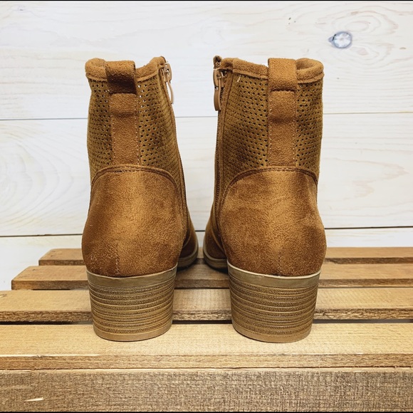 Faux Suede Ankle Boot with 1.5in Heel Size 8.5 - Picture 5 of 7